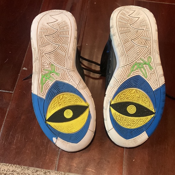 basketball shoes - Picture 4 of 9